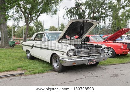 Ford Galaxie 500 427 On Display