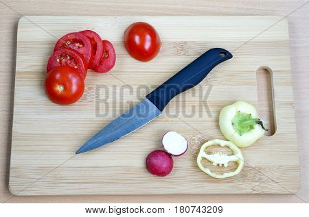 Ceramic knife for long-term cutting of food