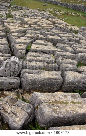 Kalker kayalar Malham yukarıda
