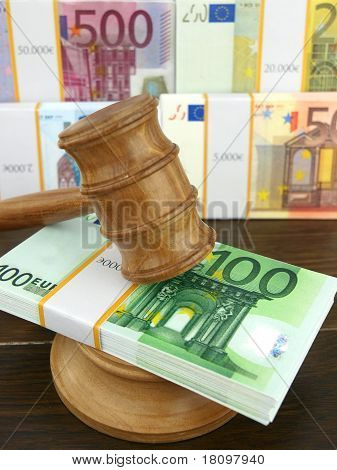 Auktion Gavel und Euro