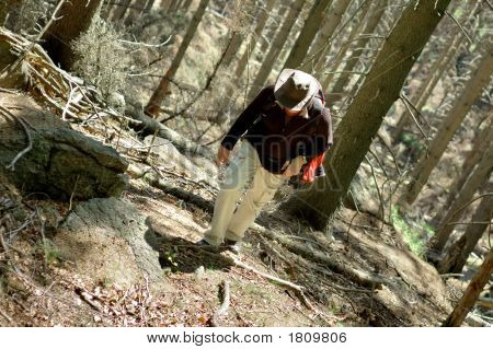 Tourist bewegt sich Hill