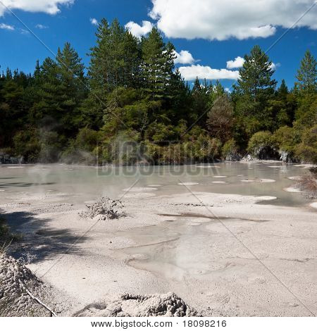 Mud geotermální bazén