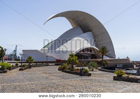 Santa Cruz, Canary Islands, Spain - July 28, 2018: The Modern Symbol Of The City Is The Arts Complex