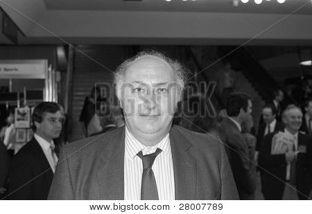 BRIGHTON, Inghilterra-ottobre 1: Bruce George, membro del Parlamento della manodopera per Walsall sud, visite al
