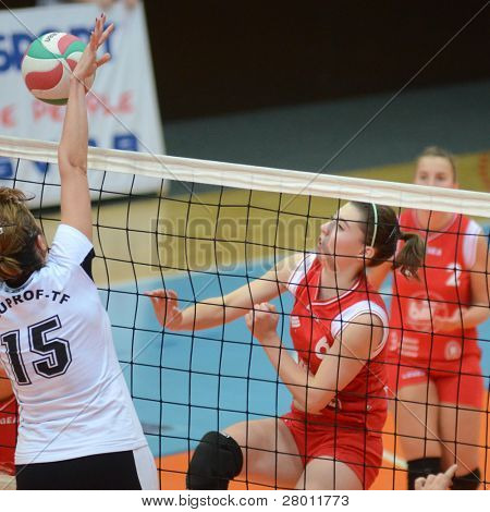 헝가리 챔피언 vo에 행동에 KAPOSVAR, 헝가리-11 월 25 일: Kamilla Gyorbiro (레드 6)
