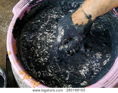 Process Mix Material For Preparing Natural Colors Mauhom Or Indigo Color Of Indigenous And Wisdom Kn