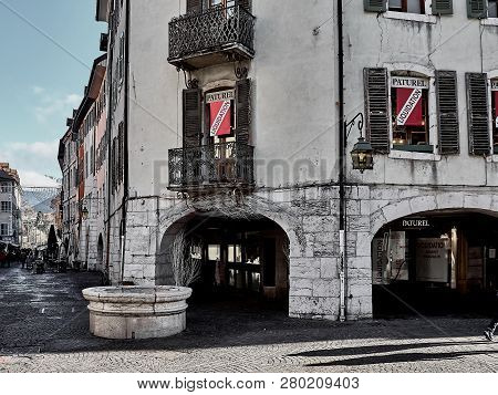 Annecy, France - December 07, 2018 - View Of The Streets In Annecy And The 