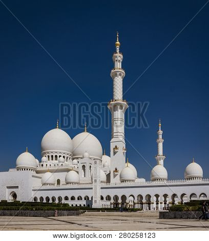 Abu Dhabi, Uae, Mar 22, 2018:  Internal Courtyard Of The Sheik Zayed Mosque