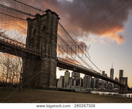 Brooklyn, New York, Mar 27, 2018:  Brooklyn Bridge, Seen From Dumbo Park Just Before Sunset