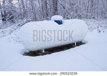 Heating With Propane. Propane Tank For Home Heating During A Long Cold Winter.