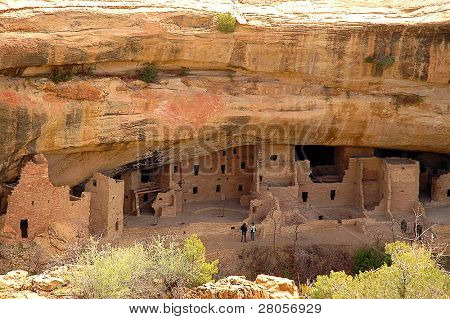 Ruinas indias nativo americanas del acantilado vivienda casa de árbol de abeto