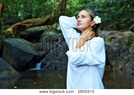 Ragazza e natura