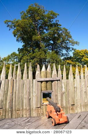 Działka, zwalniania stanowisk i fort ściany
