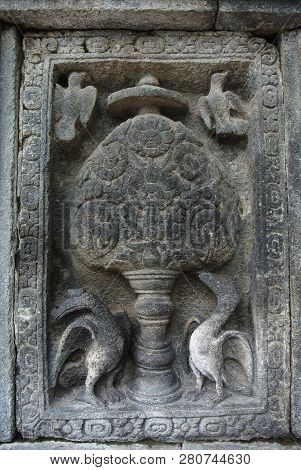 Religious Place Wall Lintel Decorative Asia Cultural Heritage Stone Bas-relief On The Wall Of Borobu