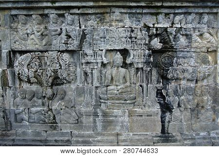 Religious Place Wall Lintel Decorative Asia Cultural Heritage Stone Bas-relief On The Wall Of Borobu