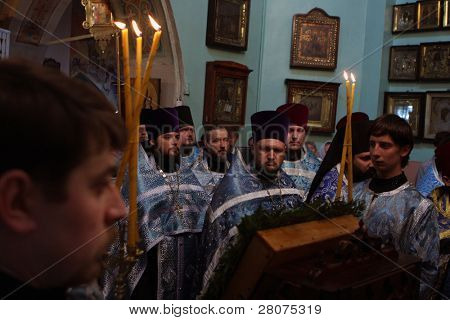 TOMSK, Rusia - el 9 de agosto: Celebraciones ortodoxas dedicadas al segundo hallazgo de un ic de prodigios