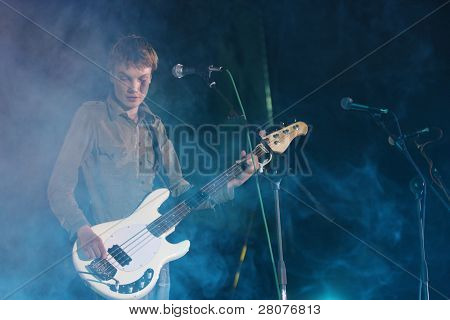 TOMSK, Russische Föderation - Juni 28: Egor Timofeev - russische Sänger und Musiker, Leiter der Pop-Rock-Gruppe 