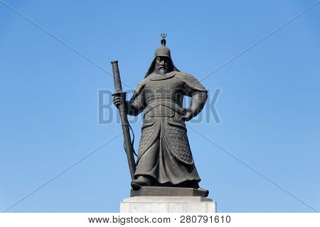 Seoul, South Korea-nov 4, 2018 : Statue Of Admiral Yi Sun-sin, Korean Naval Commander, Located At Gw