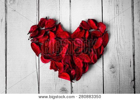 Background, The Composition Of The Petals To The Day Of St. Valentine