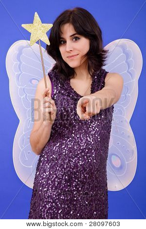 팅 커 벨, 스튜디오 사진 처럼 옷을 입고 젊은 아름 다운 여자