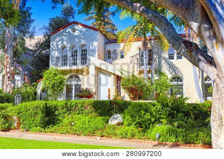Urban Views Of The Beverly Hills Area And Residential Buildings On The Hollywood Hills.