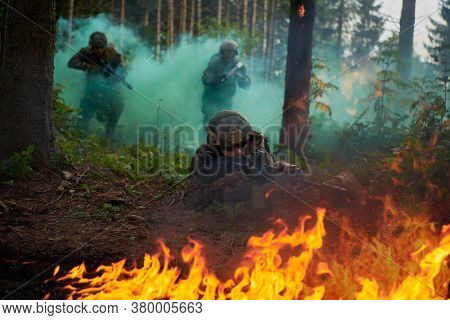Modern warfare Soldiers  Squad Running as Team in Battle Formation