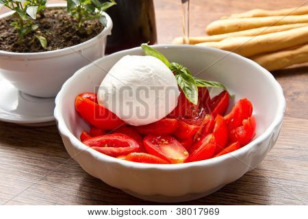 mozzarella con pomodori