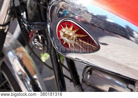 Bordeaux , Aquitaine / France - 08 04 2020 : Bsa Logo And Sign On Motorbike Chrome Silver Tank Of Re