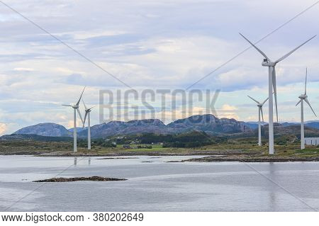 Windgenerators