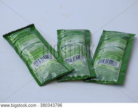 Closeup Of Comfort Fabric Conditioner Anti Bacterial Green Rs. 3 Sachet Or Pack