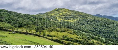 Beautiful Grassland, Prairie In Taoyuan Valley, Caoling Mountain Trail Passes Over The Peak Of Mt. W