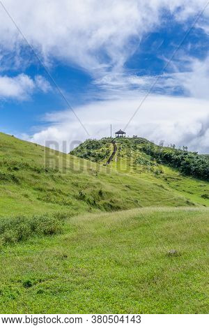 Beautiful Grassland, Prairie In Taoyuan Valley, Caoling Mountain Trail Passes Over The Peak Of Mt. W