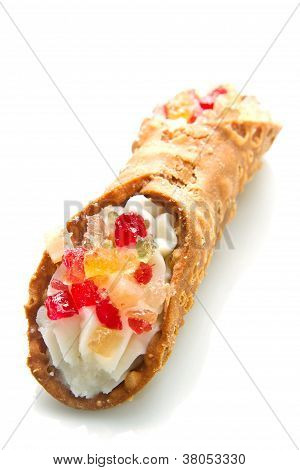 Sicilian Cannoli With Candied Fruit