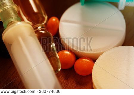 Coronavirus, Medicine Background Medicine Injection Pills, Close Up