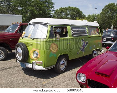 1968 Vw Hippie Camper Special Van Side View