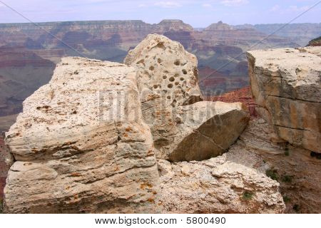 Grote rotsblokken in de Grand Canyon.