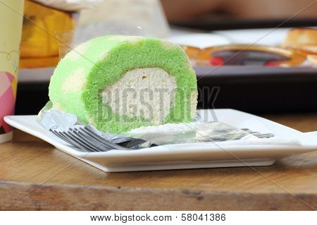 Pandan Leave Flavour Roll Cake