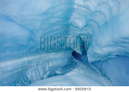 blau Eishöhle