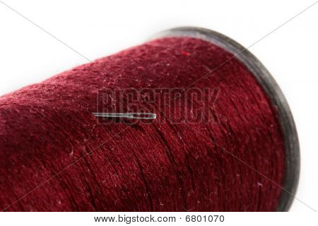 Hilos rojos oscuro