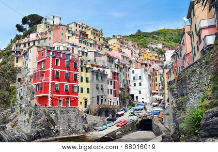Bright houses in the village Riomaggiore. Cinque Terre