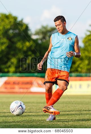 Sisaket Thailand-july 6: Santirat Viang-in Of Sisaket Fc. In Action During A Training Ahead Thai Pre
