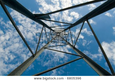 Elektřina Pylon z níže