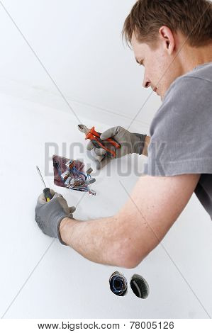 Electric installation in the box