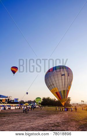 Chiangrai, Thailand - Nov 27 2014: Hot Air Balloons Challenge In Singha Park Chiangrai In Farm Festi