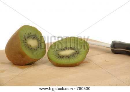 Hälfte ein Kiwi und Slices