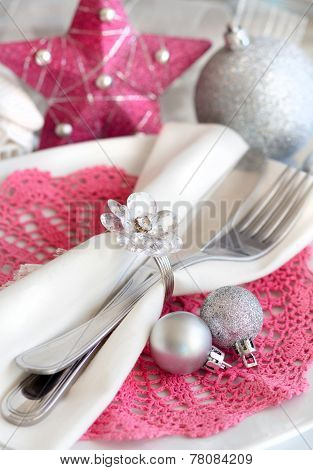 Fuschia Pink Christmas Table Setting