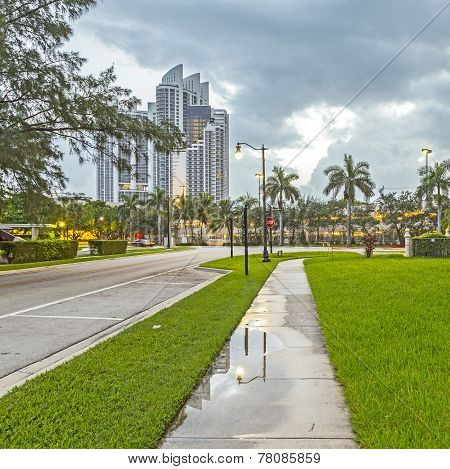 Early Morning Streetview In Sunny Isles Beach