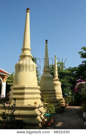 Starobylé chrámy hlavního centra města Phuket.