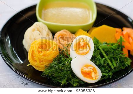 Fermented Rice Flour Noodles /kanom Jeen