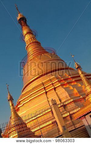 Botataung Pagoda, Yangon